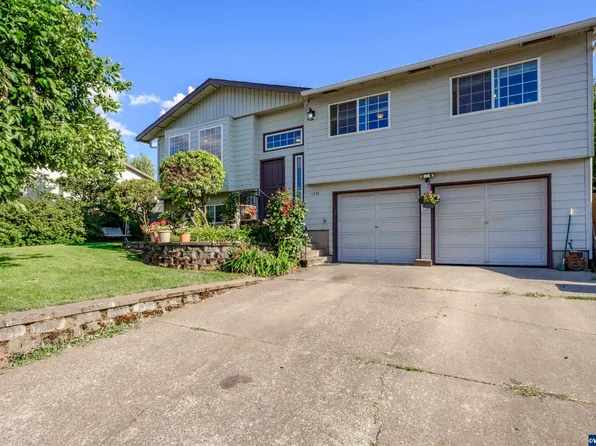 1554 Rock Ledge Dr NE, Keizer, OR 97303