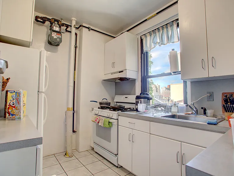 158 W 81st St #83 — Photo 4