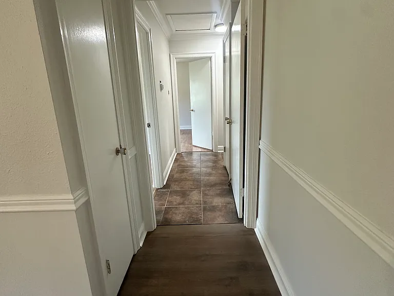 2408 Middlecoff Dr — Photo 11