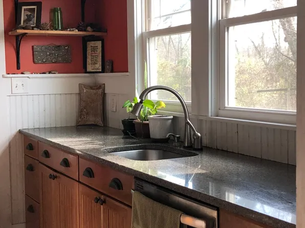 106 S Main St, Cranbury, NJ 08512