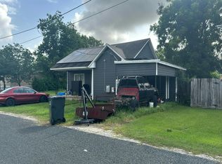215 Olive St, El Campo, TX 77437