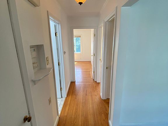 4th image of 539 Campbell Ave
