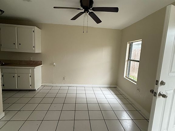 4th image of 209 E Washington Ave #2
