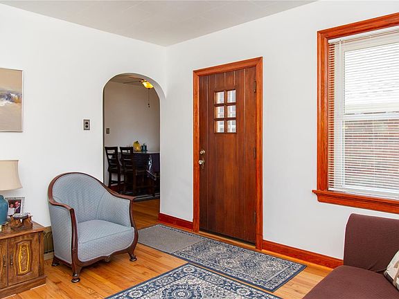 4th image of 1750 Dyer Ave