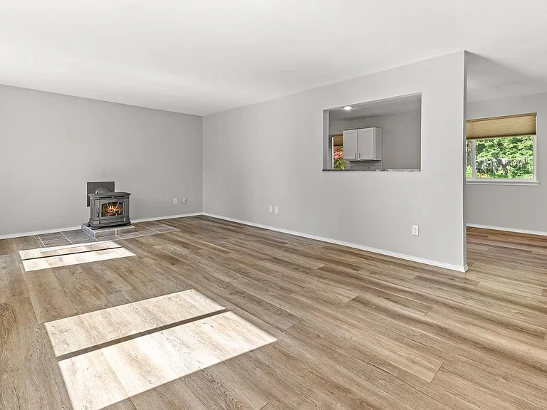 11322 Skagit Dr SE — Photo 3