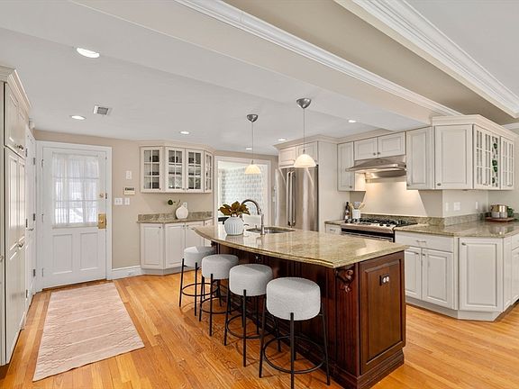 5th image of 6 Boulder Brook Rd