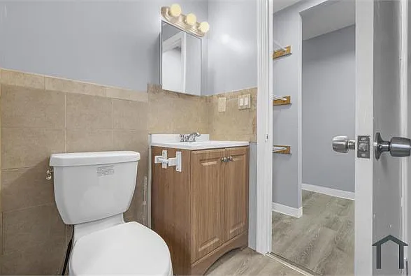 26 Lawrence St — Photo 17