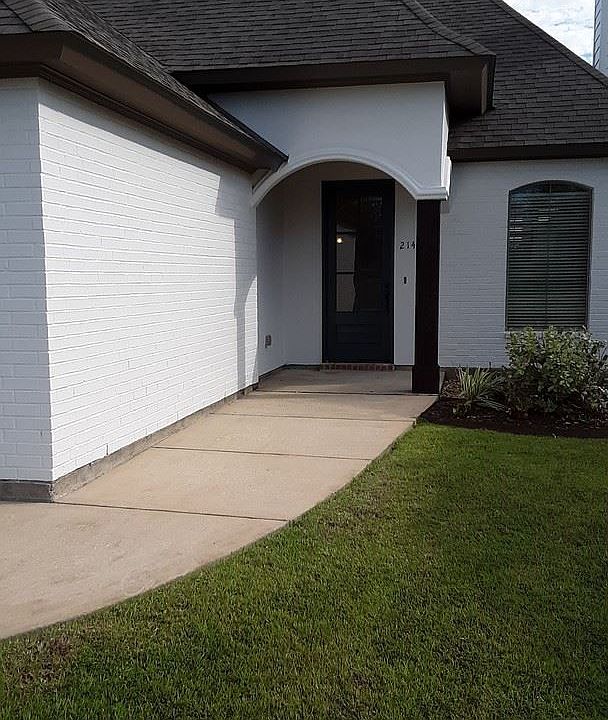 1st image of 214 Crenshaw Dr