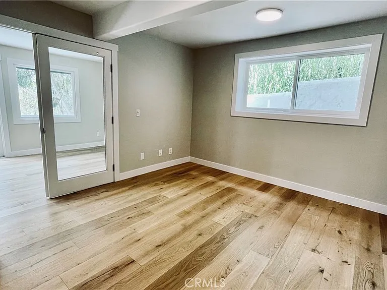 2183 Argyle Ave — Photo 11
