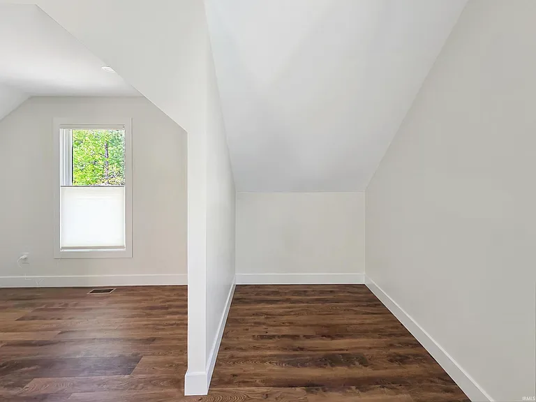 1270 E Short St — Photo 13