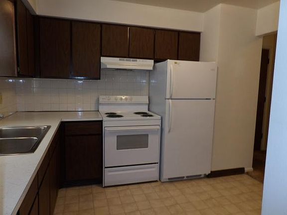 5th image of 990 Patricia Dr APT 2