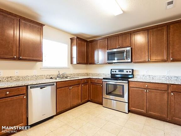 4th image of 3209 Dizzy Dean Dr