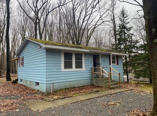 1151 Colt Ln, Pocono Summit, PA 18346