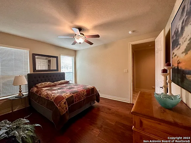 402 Cameron Cir — Photo 28