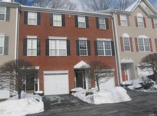 121 Meadow Ln, Nanuet, NY 10954