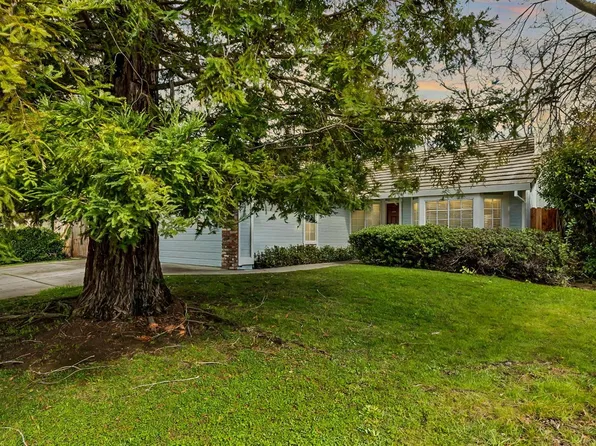 8555 Brentwick Way, Sacramento, CA 95823