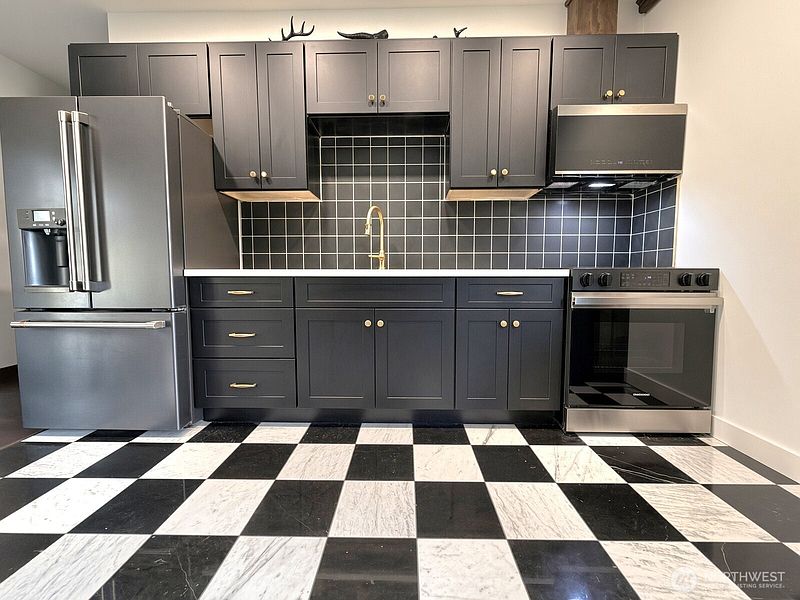 5th image of 29715 8th Avenue E