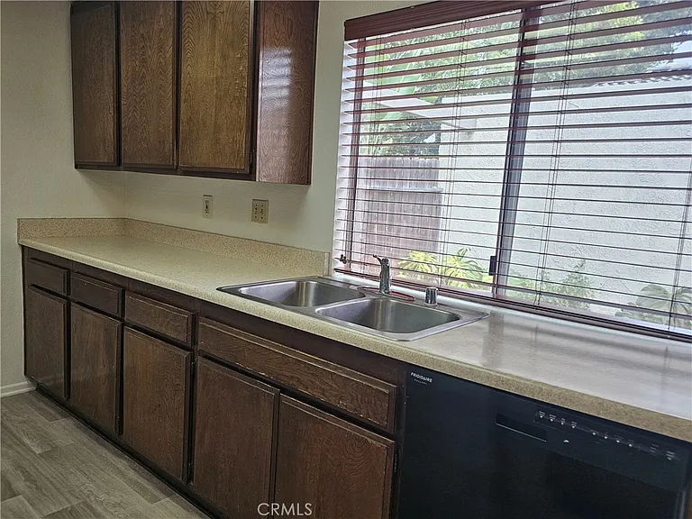 11459 Benton St — Photo 6