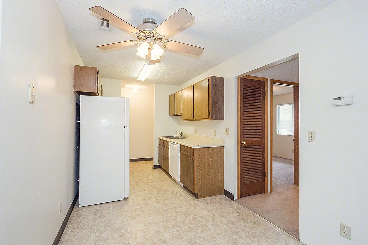 2 bed, 758 sqft, $789 — Photo 3