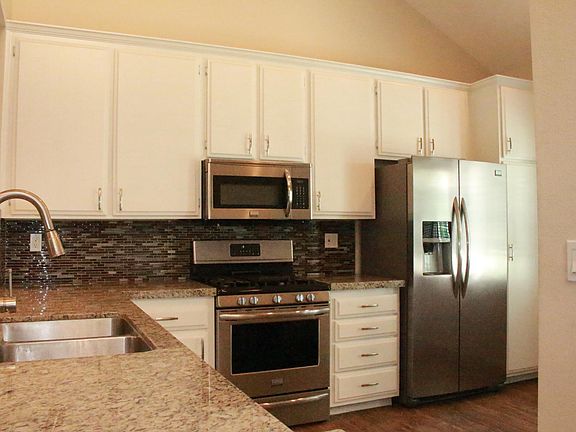 This unit does come with Refrigerator.