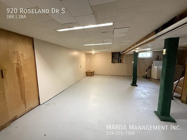 920 Roseland Dr S — Photo 45