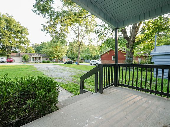 4th image of 204 Locust St
