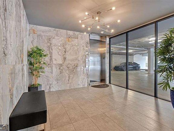 3rd image of 6890 Peachtree Dunwoody Rd