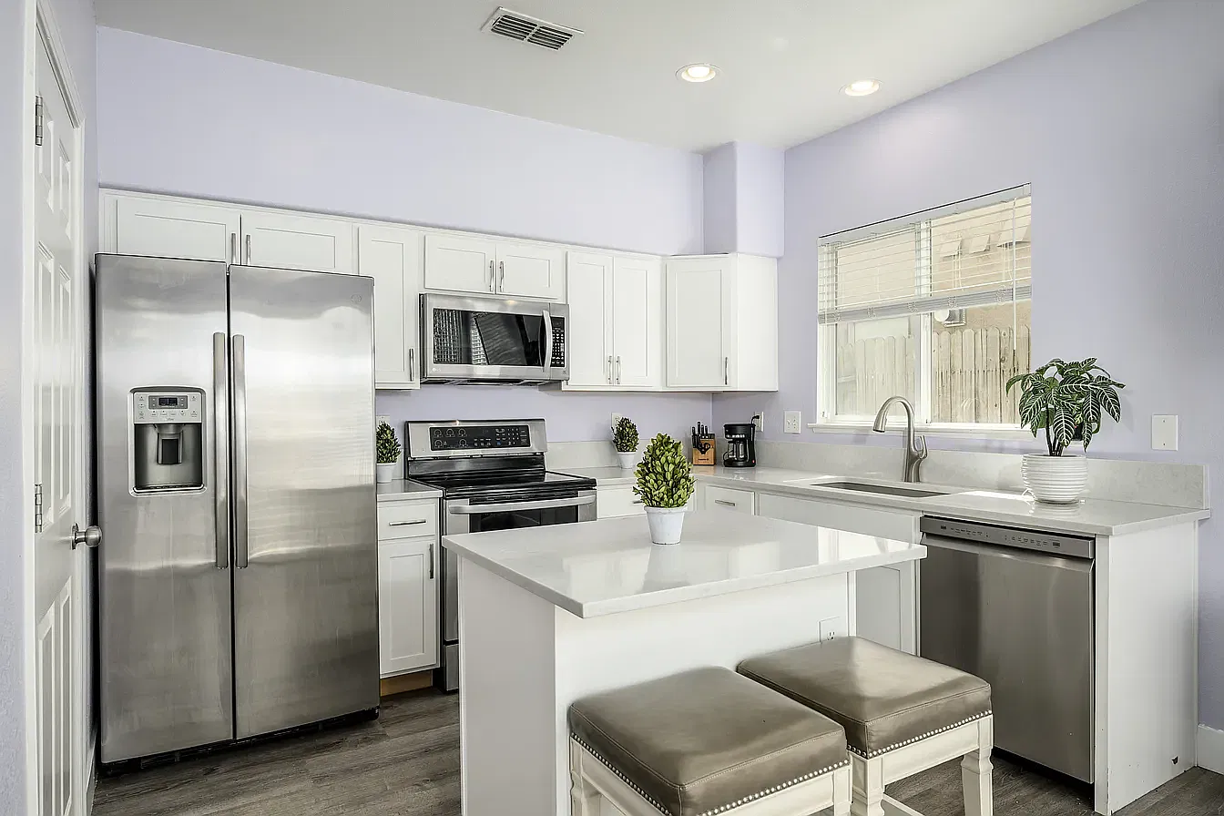 3 bed, 1358 sqft, $2,700 — Photo 3