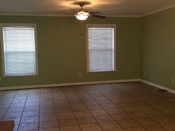3rd image of 10820 NW 60th Ter