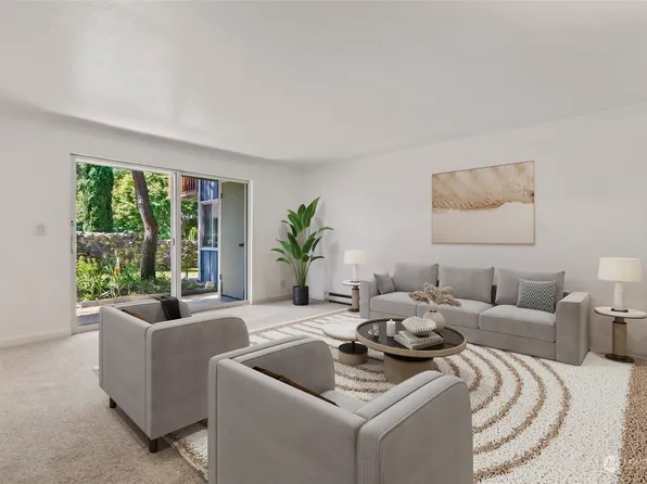 17106 NE 45th Street #11, Redmond, WA 98052