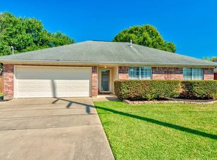 5410 Main Ave, Groves, TX 77619