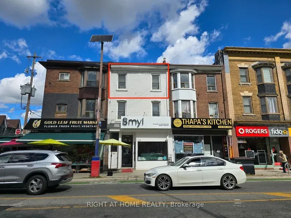 608 Bloor St W Floor 3, Toronto, ON M6G 1K4