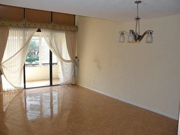 4th image of 3589 S Ocean Blvd #38