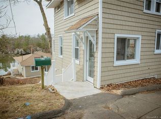 88 Riverview Ave, Branford, CT 06405