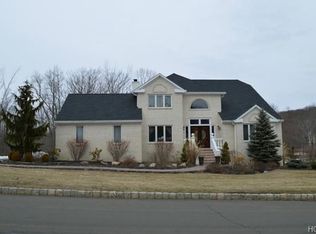 17 Anderson Rd, Pomona, NY 10970