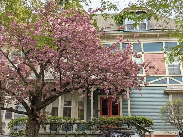 199 Brown St APT 6, Providence, RI 02906