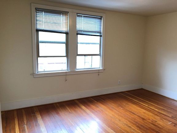 3rd image of 1323 E Pine St Unit 311
