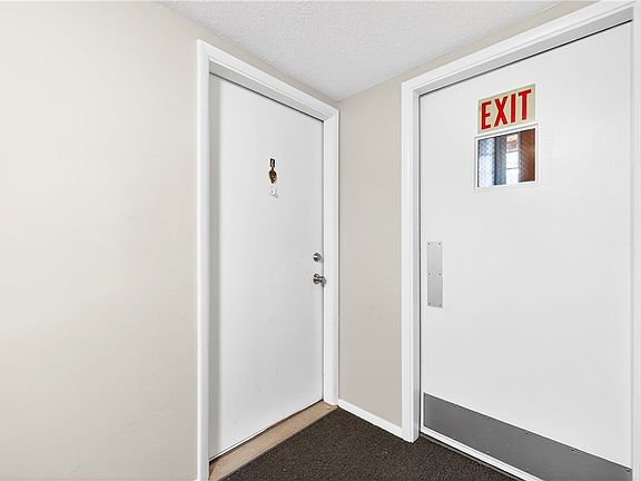 4th image of 231 Coxcomb Hill Rd APT 4