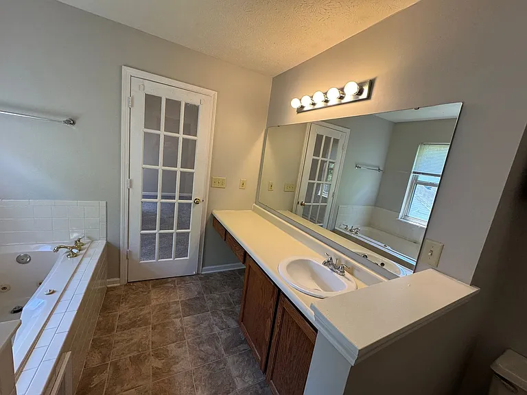 5538 N Meadow Dr — Photo 36