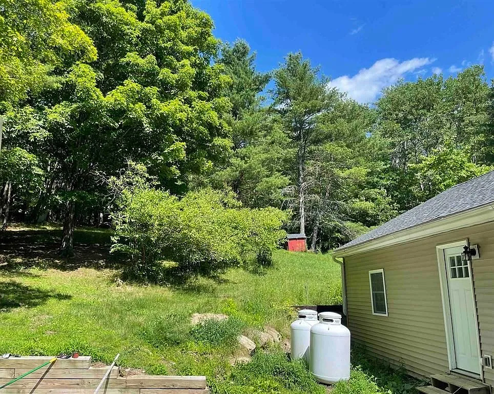 2 bed, 1.0 bath, 925 sqft, $2,100 — Photo 2