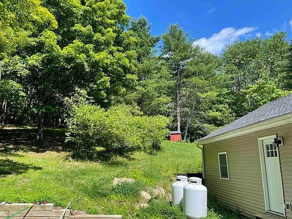 2nd image of 35 Clinton Rd