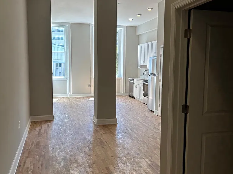 100 W Lexington St #204 — Photo 20