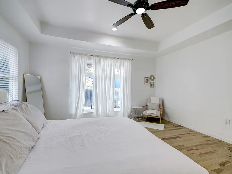 4801 Avenue H — Photo 19