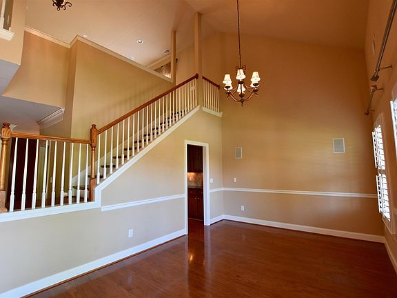 3rd image of 601 Patriot Ln