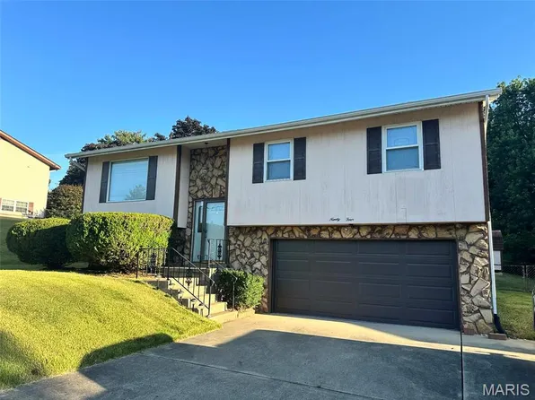 94 Amanda St, Collinsville, IL 62234