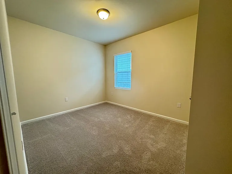 512 Campbell Rdg — Photo 14