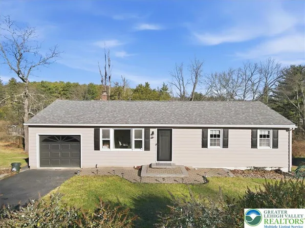 772 Mohawk Trl, Stroudsburg, PA 18360