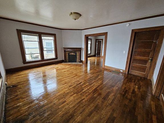 5th image of 421 Main St 1-floor 1