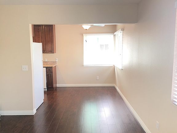 4th image of 602 W Bellevue Dr APT 4