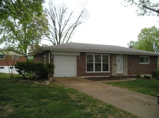 325 Southampton Dr, Saint Louis, MO